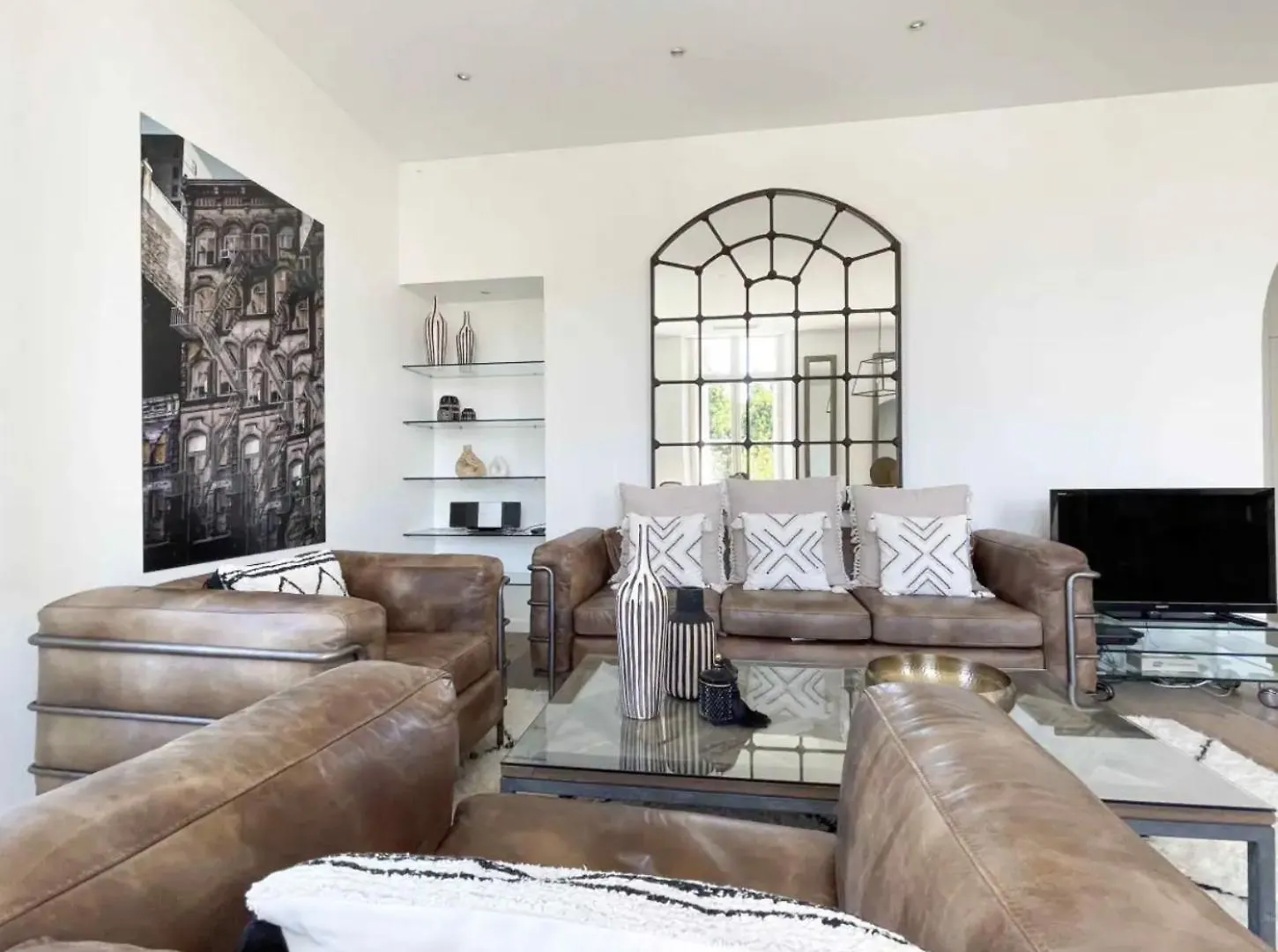 Beautifully Renovated 3 Bedroom Apartment In The Heart Of Cannes France